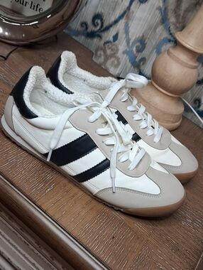 DV by Dolce Vita Cream, White and Black Women's Sneakers
